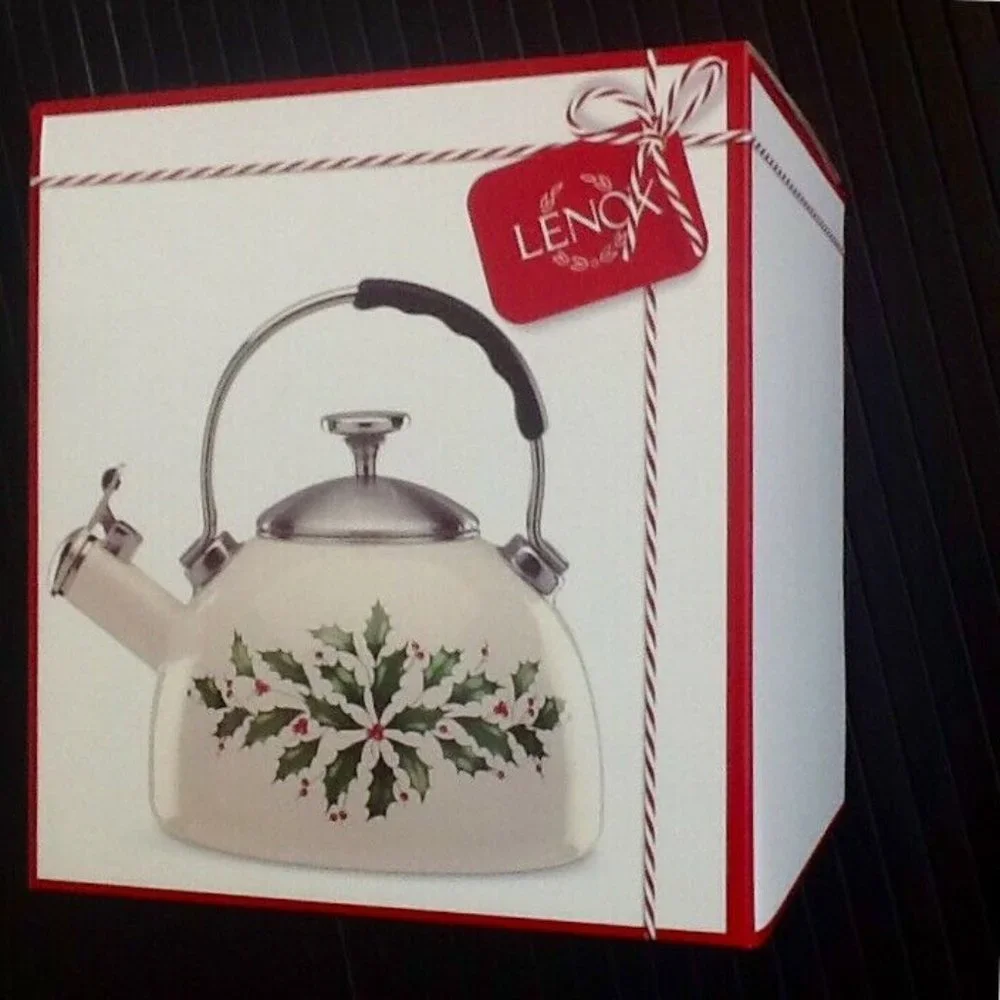 new in box Lenox Christmas Holiday Holly Leaves 2.5-Quart Whistling Tea Kettle